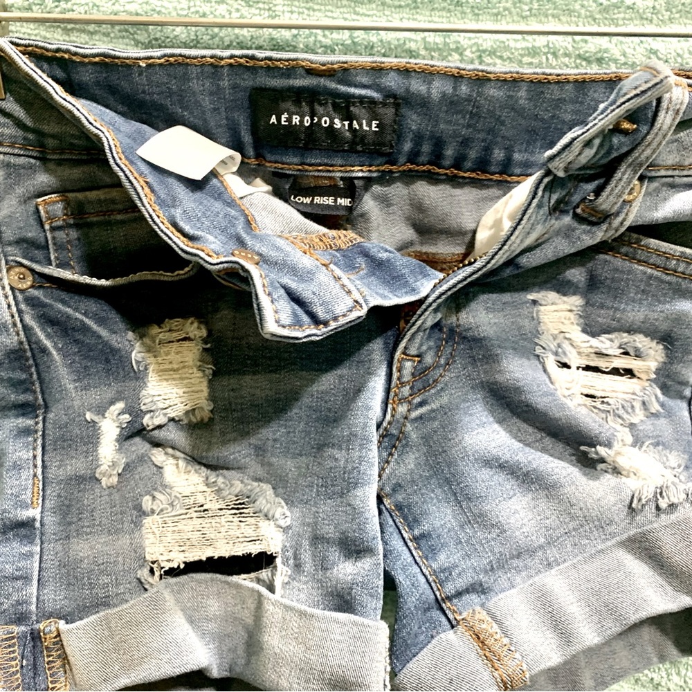 The cute cuffed shirts by Aeropostale shorts size 00